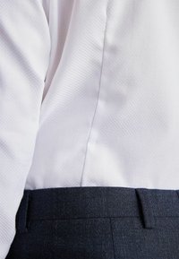 Next SIGNATURE TRIMMED DOUBLE CUFF SLIM FIT - Andre accessories - white