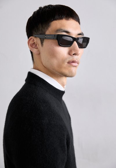 Marni HAICLI UNISEX - Päikeseprillid - black