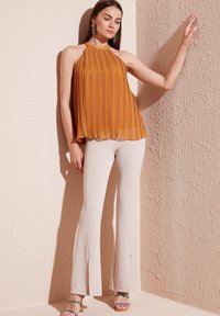 LELA REGULAR FIT - Camicetta - mustard