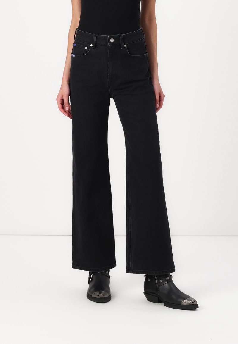 Red Bull Racing x Pepe Jeans STRAIGHT FIT - Džinsi ar platām starām - blue denim