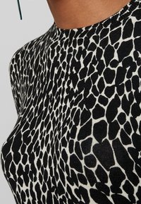 Dorothy Perkins Sweter
