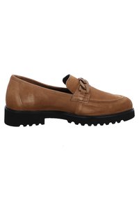 Mocassins en daim marron avec un accent tressé, bout rond et une semelle en caoutchouc noir avec des stries pour une meilleure adhérence.
