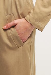 Bik Bok Trenčkot - beige