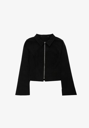 Zwarte, cropped jasje gemaakt van zachte stof, met een kraag, lange uitlopende mouwen en een centrale ritssluiting.