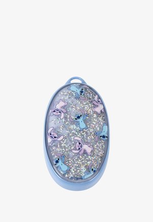 Étui en plastique de forme ovale avec un cadre bleu clair. Présente un intérieur pailleté avec plusieurs personnages de dessins animés dans des teintes de bleu et de rose.