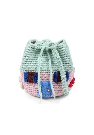 Borsa a secchiello all'uncinetto in verde menta, rosa e con accenti multicolori. Presenta una chiusura a coulisse e motivi decorativi sui lati.
