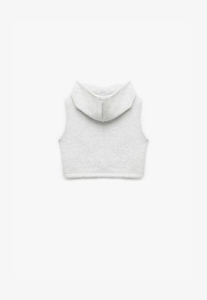 Grauer, taillierter Kapuzenpullover mit einer weichen Textur, der eine abgerundete Kapuze und keine Ärmel hat. Der Saum ist gerade und der Stoff erscheint glatt.