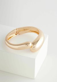 Next WRAP AROUND HINGE CUFF - REGULAR FIT - Brăţară - gold tone