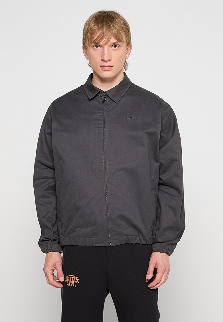 Nike Sportswear Lichte jas donkergrijs