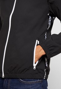 Hollister Co. Tunn jacka - black