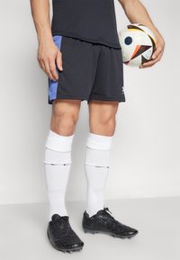 Under Armour CHALLENGER - Sport rövidnadrágok - black/celeste
