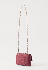 Vanessa Bruno NANO MOON - Keresztpántos táska - grenat