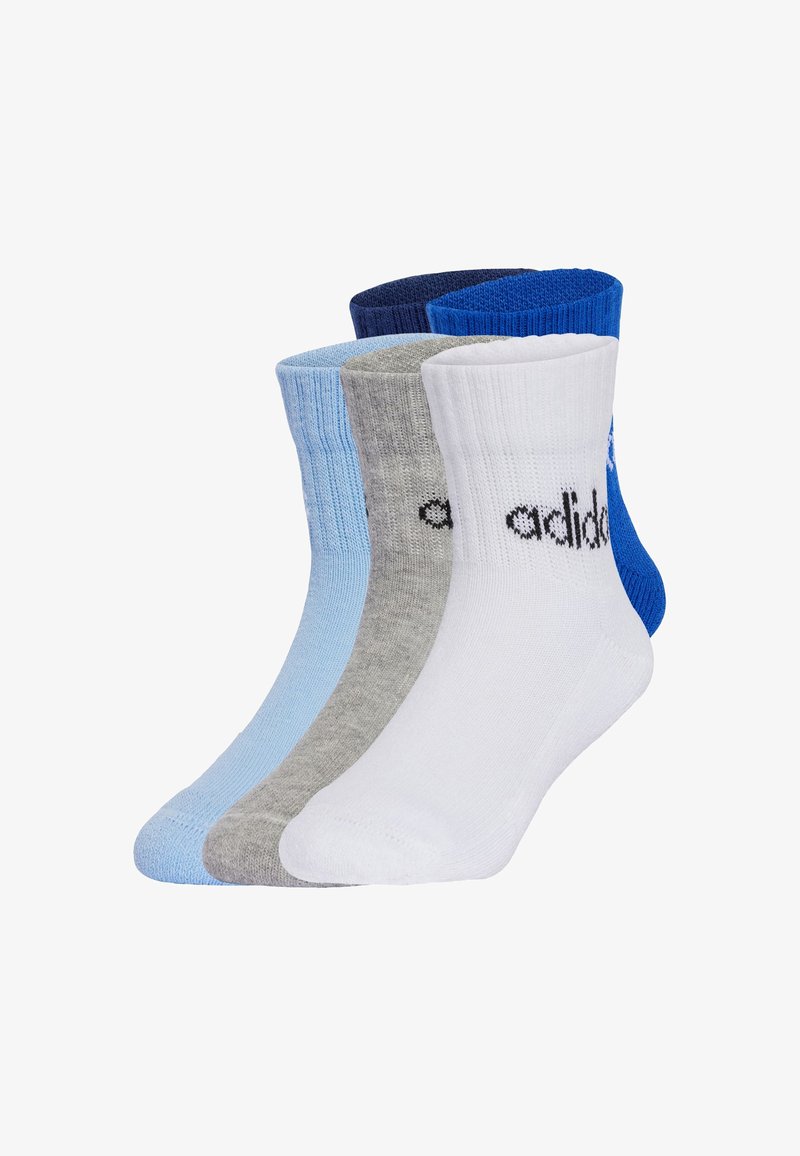 Quatro pares de meias: azul claro, cinza, branco, e azul escuro. Cada uma apresenta um topo canelado e o logótipo "adidas" em preto na meia branca.