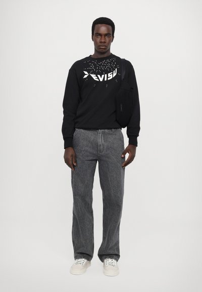 Evisu WORK PANT WITH DISTRESSED BACK DAICOCK SHAPE - Brīva piegriezuma džinsi - grey
