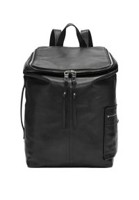 Sac à dos en cuir noir avec fermeture éclair double, bretelles ajustables et poche zippée sur le côté. Texture lisse et design minimaliste.