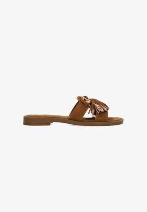 Manfield, Mules - cognac