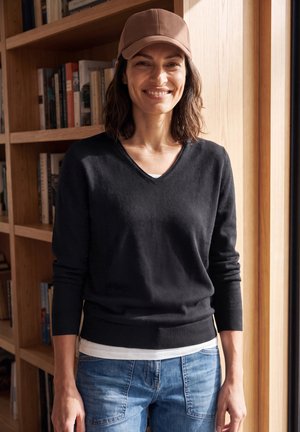 Cecil, SWEATER WITH A ROUNDED V-NECKLINE - Pullover - black