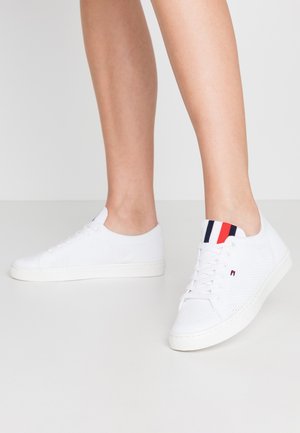 LIGHTWEGHT CASUAL - Trainers - white