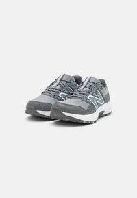 New Balance 410 V8 - Trail tekaški čevlji - shadow grey