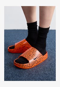 Não selecionado, total orange/dark obsidian