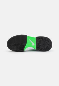 Nike Performance COURT LITE 4  - Pantofi de tenis pe orice suprafață - white/poison green/black