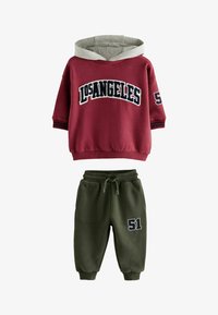 Seleccionado, berry red