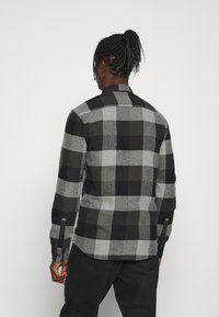 Only & Sons ONSGUDMUND LIFE CHECK SHIRT - Camisa - peat