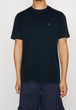 Dunkelblaues Kurzarm-T-Shirt aus Baumwolle mit rundem Halsausschnitt und einem kleinen Logoakzent auf der Brust. Glatte Textur.