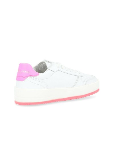 White sneakers with a smooth leather upper, featuring a pink accent at the heel and a thick white sole with a pink rubber outsole.