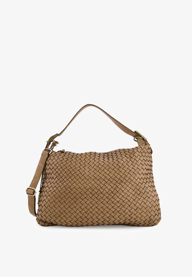 Sac à main en cuir tissé de couleur beige, de forme arrondie, avec une bandoulière unique et une surface texturée présentant un motif en croix.
