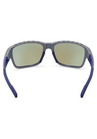 Aurinkolasit harmaalla kehykset, peililinssit ja siniset yksityiskohdat. Varustettu ilmanvaihtoaukoilla ylhäällä ja kaarevilla varsilla turvallista istuvuutta varten.