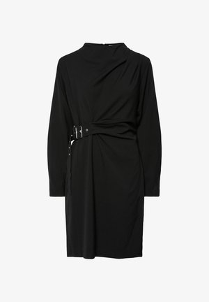 Abito nero con maniche lunghe e dettaglio della cintura laterale. Realizzato in tessuto morbido, presenta un design drappeggiato e un colletto alto.