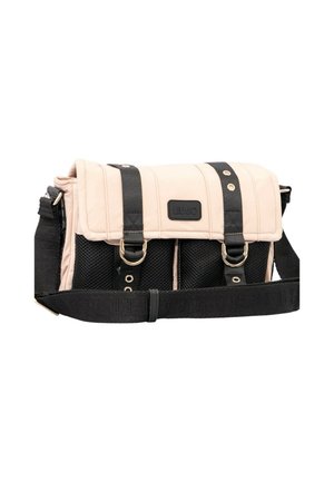 Borsa a tracolla beige e nera con due fibbie frontali, tasche in rete e tracolla nera regolabile.