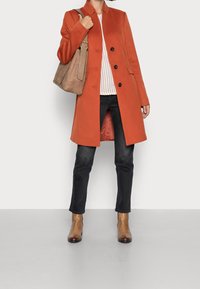 comma Manteau classique - red