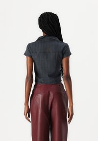 BDG Urban Outfitters POLLY SHIRT - Blusa com botões - black
