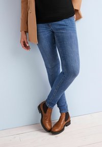 Next MATERNITY STANDARD - Uske traperice - mid blue wash