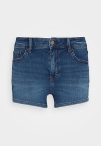 Modré džínové šortky s předním knoflíkem, zipovým uzávěrem a pěti kapsami, zobrazené na jednobarevném bílém pozadí.