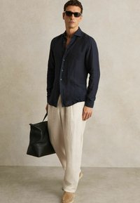 Reiss REGULAR FIT - RUBAN BUTTON-THROUGH  - Skjorter - navy