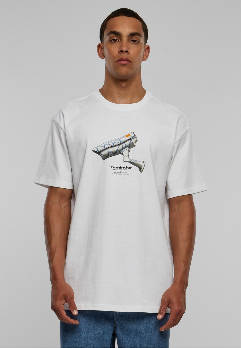 Upscale by Mister Tee CCTV OVERSIZE - T-shirts print - white