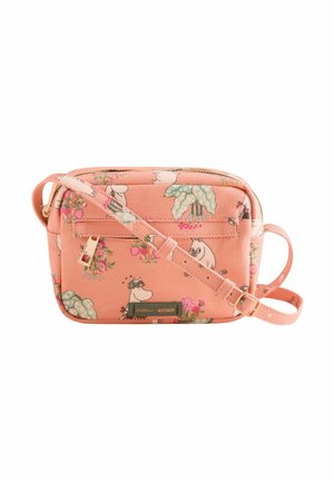 Pfirsichfarbene Umhängetasche aus Stoff mit floralen Moomin-Charakteren, mit Reißverschluss, verstellbarem Riemen und goldenen Hardware-Details.