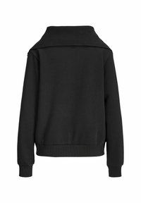 Sudadera negra con cuello y puños acanalados, con un corte holgado y una textura suave y lisa. La vista trasera resalta un diseño minimalista.
