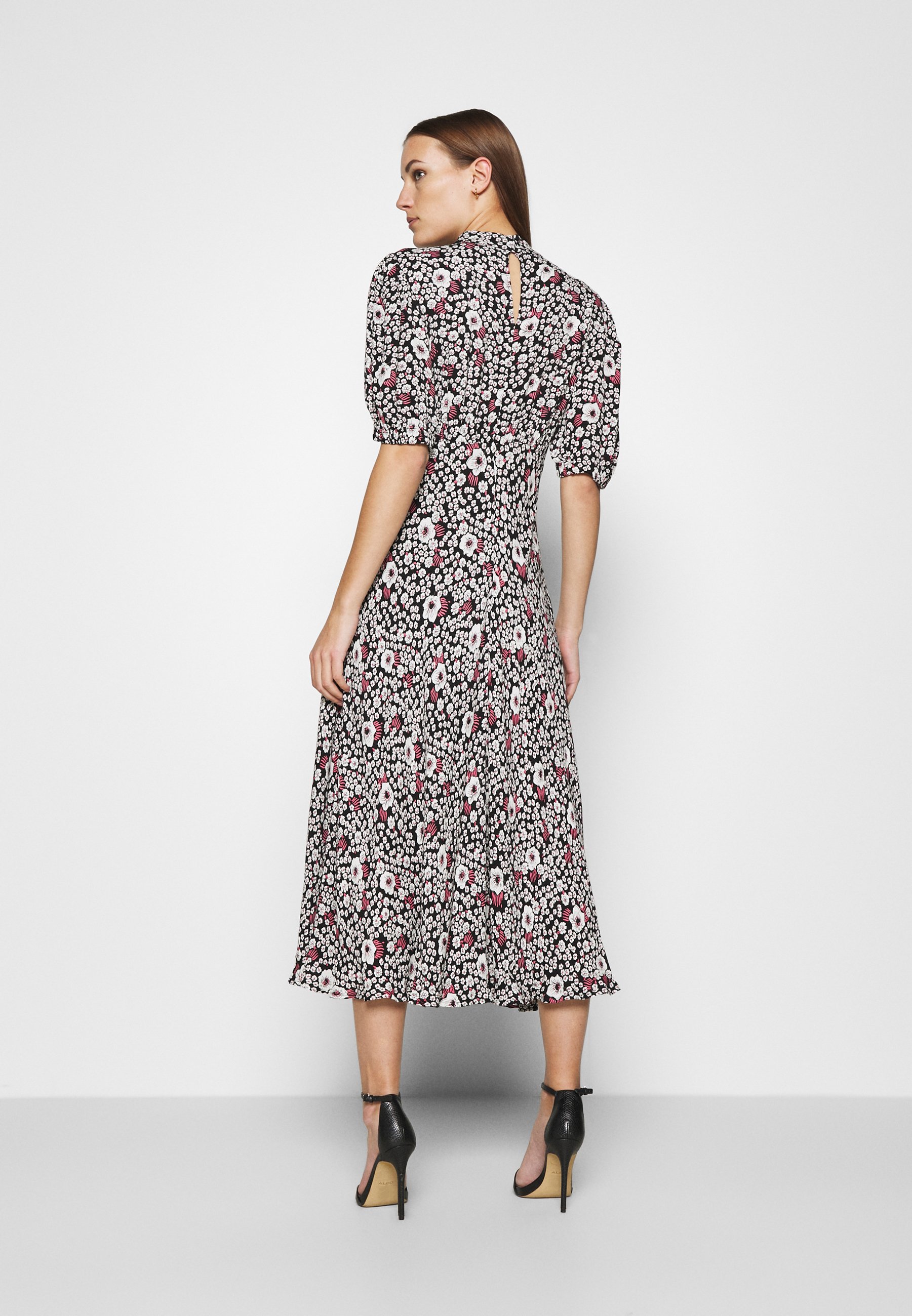 formal reception dress code