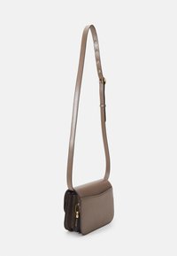 COACH IDOL BAG - Ručna torba - dark stone