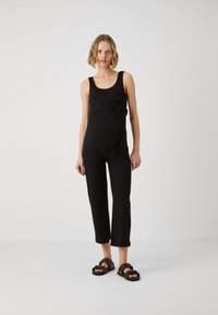 ONLY MATERNITY - OLMTRILLIE CULOTTE BELT - Tuta jumpsuit - black Immagine in miniatura 1