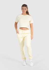 Smilodox NALANI - T-shirts basic - gelb