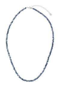 Modrá perlová náhrdelník s fasetovanými drahokamami, striedajúcimi sa v odtieňoch modrej, so strieborným zapínaním a nastaviteľným reťazcom. Hladká štruktúra.