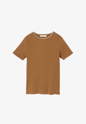 Haut marron à manches courtes en maille côtelée avec un col rond et un bord blanc au niveau du col et des manches, étiquette Promod.