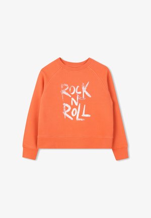 Sweat-shirt orange à manches longues et col rond avec le texte blanc usé "ROCK N ROLL" imprimé sur le devant.