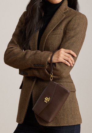 Lauren Ralph Lauren, NAPPA LEATHER TANNER CROSSBODY WALLET - Håndtasker - chestnut brown