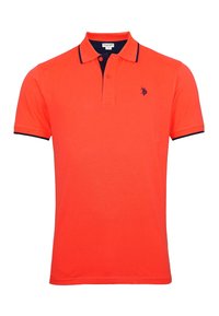 Polo skjorte i klar orange bomuld med navy krave og manchetter. Har tre-knap lukning og broderet logo på brystet.